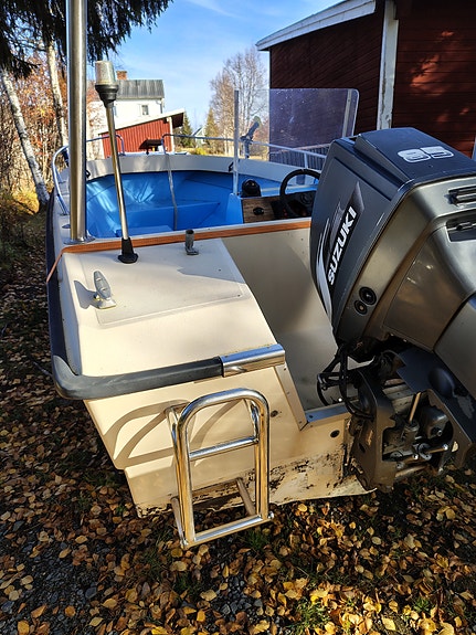 Uttern 5201, Suzuki 85hk och båtvagn 4 of 15