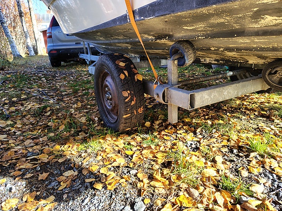 Uttern 5201, Suzuki 85hk och båtvagn 10 of 15