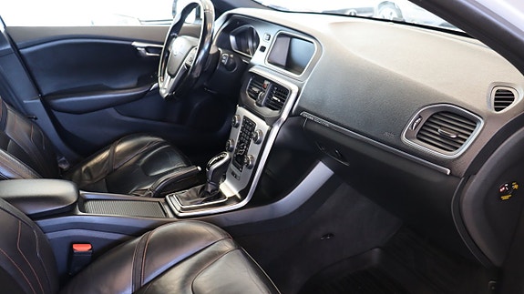 Volvo V40 Cross Country 10 of 19