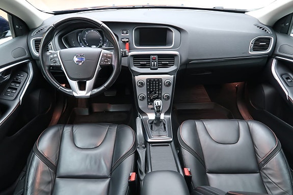 Volvo V40 7 of 15