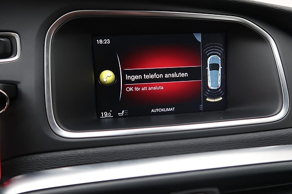 Volvo V40 11 of 15