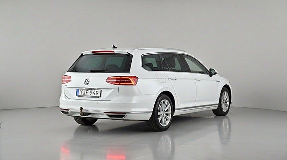 Volkswagen Passat 3 of 11