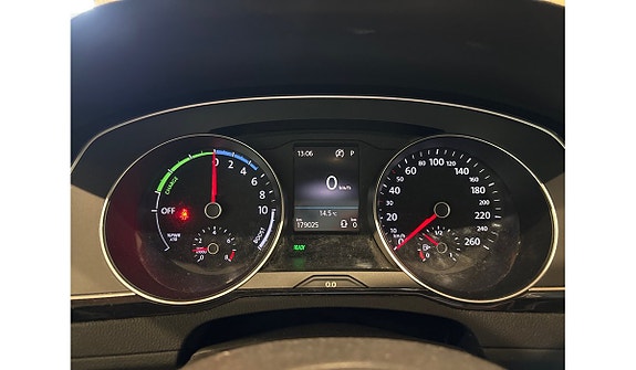 Volkswagen Passat 8 of 11