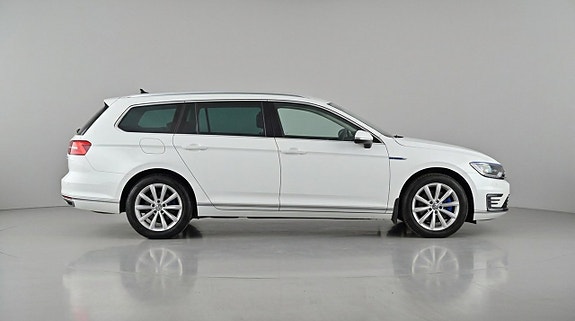 Volkswagen Passat 5 of 11