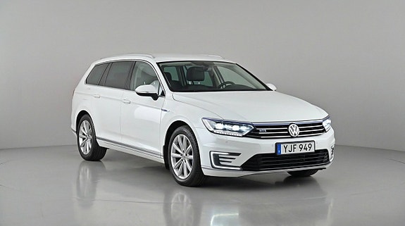 Volkswagen Passat 2 of 11