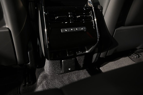 Land Rover Range Rover Sport 18 of 20