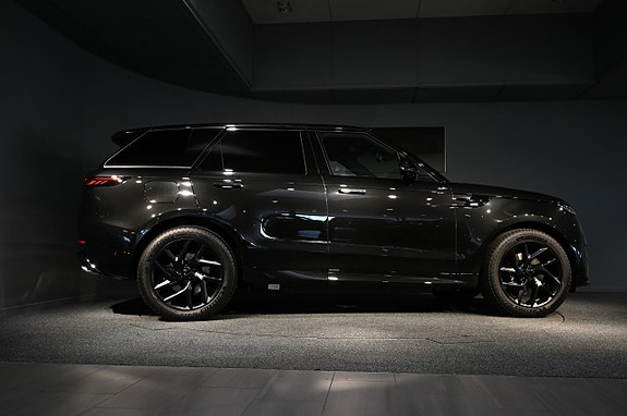 Land Rover Range Rover Sport 6 of 20