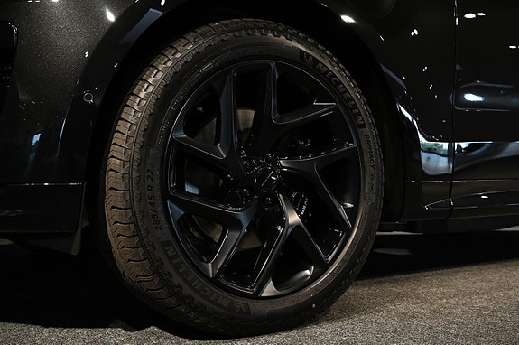 Land Rover Range Rover Sport 9 of 20