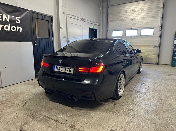 BMW 330d 5 of 20