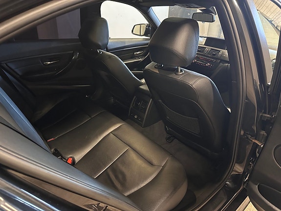 BMW 330d 16 of 20
