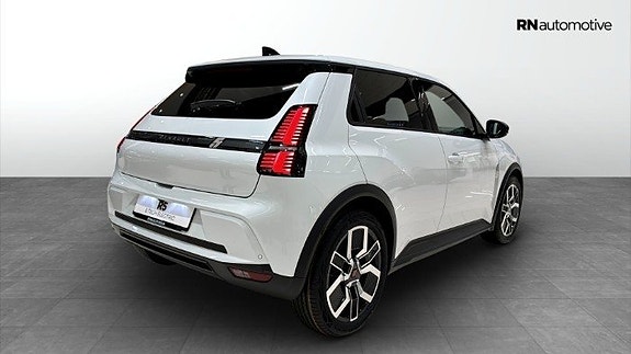 Renault 5 E-Tech 5 of 23