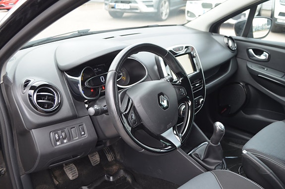 Renault Clio 20 of 27