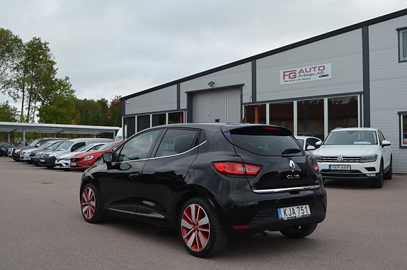 Renault Clio 12 of 27