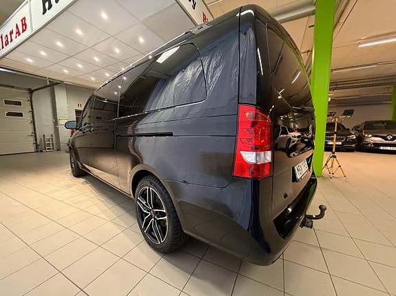 Mercedes-Benz V250 6 of 12