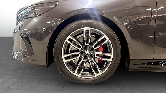 BMW 530e 9 of 9