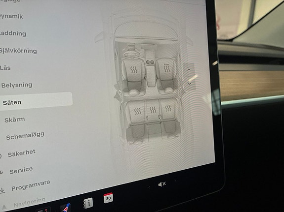 Tesla Model Y 22 of 27