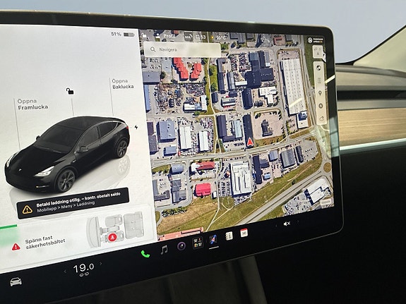 Tesla Model Y 16 of 27