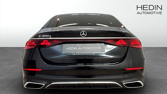 Mercedes-Benz E300 5 of 12