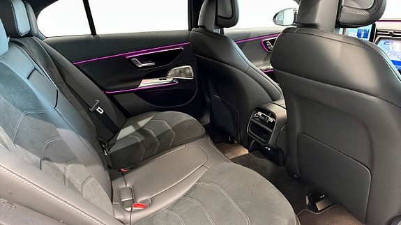 Mercedes-Benz E300 8 of 12