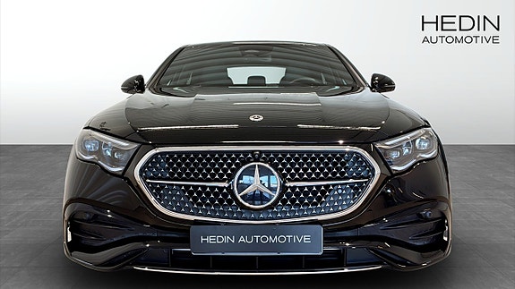 Mercedes-Benz E300 4 of 12