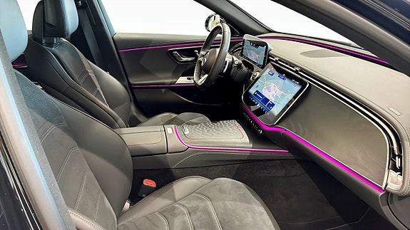 Mercedes-Benz E300 7 of 12
