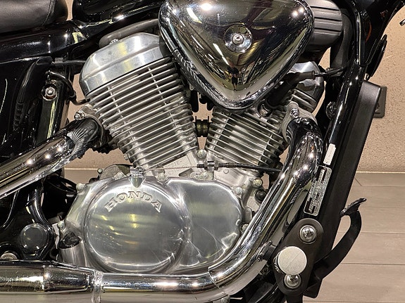 Honda VT600 SHADOW 3 of 7