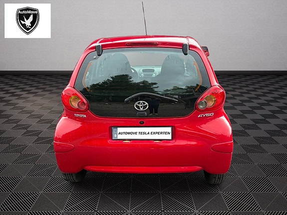 Toyota Aygo 5 of 18