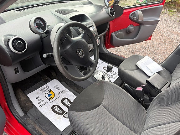 Toyota Aygo 12 of 18