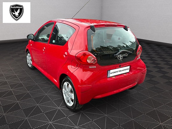 Toyota Aygo 6 of 18