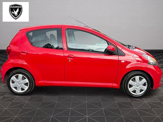 Toyota Aygo 3 of 18
