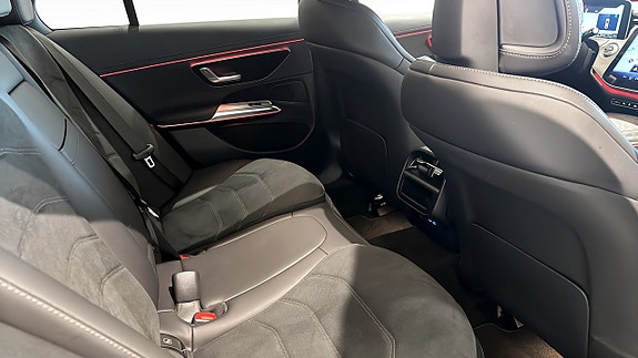 Mercedes-Benz E300 de 9 of 12