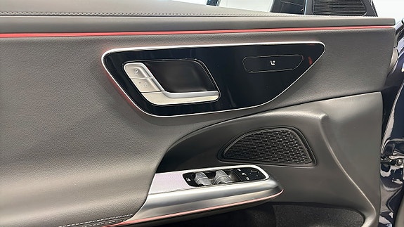 Mercedes-Benz E300 de 12 of 12