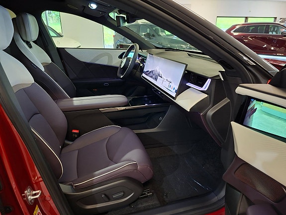Mazda CX-6e 22 of 23