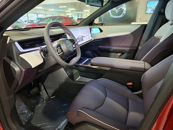 Mazda CX-6e 20 of 23