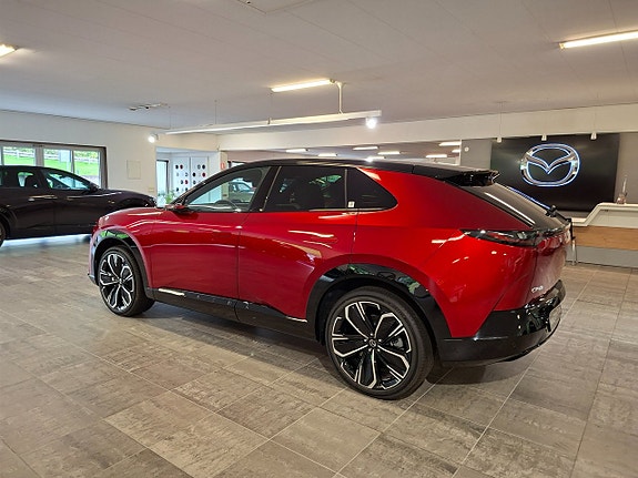 Mazda CX-6e 10 of 23