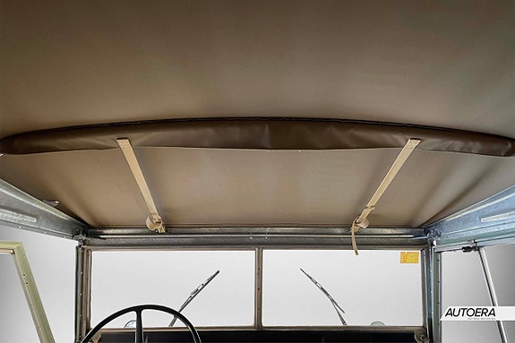 Land Rover Series 17 of 22