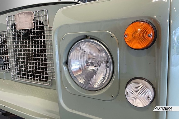 Land Rover Series 20 of 22