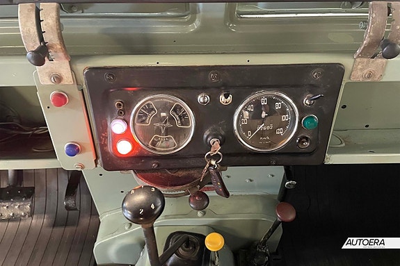 Land Rover Series 15 of 22