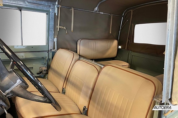 Land Rover Series 13 of 22