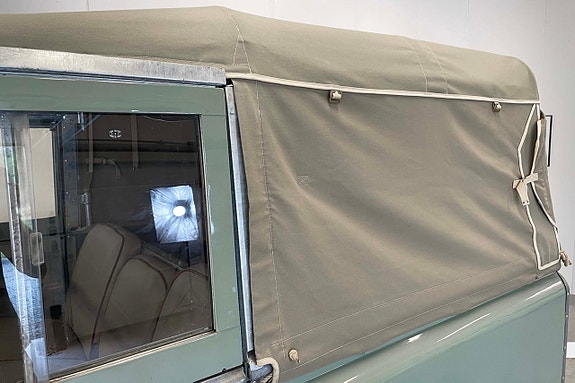 Land Rover Series 8 of 22