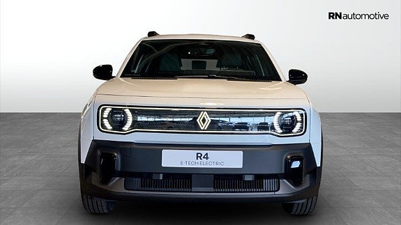 Renault 4 E-Tech 8 of 19