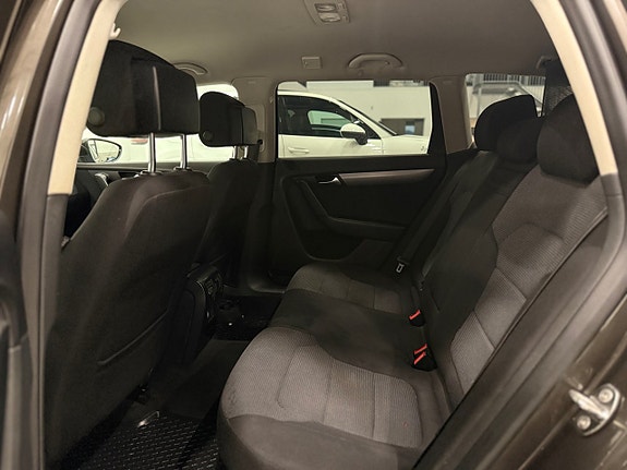 Volkswagen Passat 11 of 20