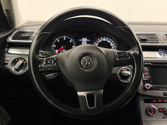 Volkswagen Passat 17 of 20