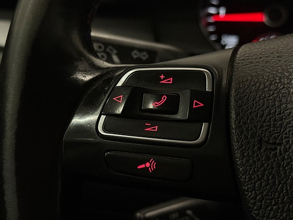 Volkswagen Passat 18 of 20