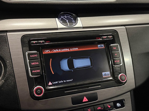 Volkswagen Passat 14 of 20