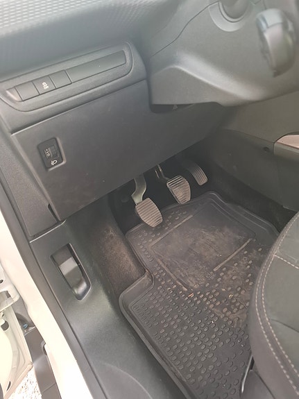 Peugeot 2008 13 of 15