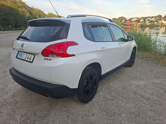 Peugeot 2008 4 of 15