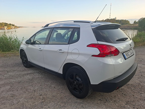 Peugeot 2008 2 of 15