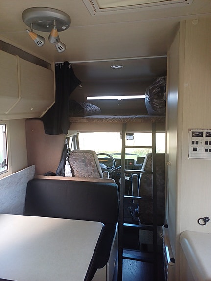 Peugeot Traveller 4 of 6