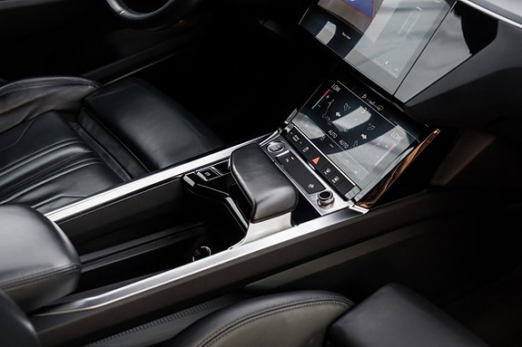 Audi e-tron 21 of 25